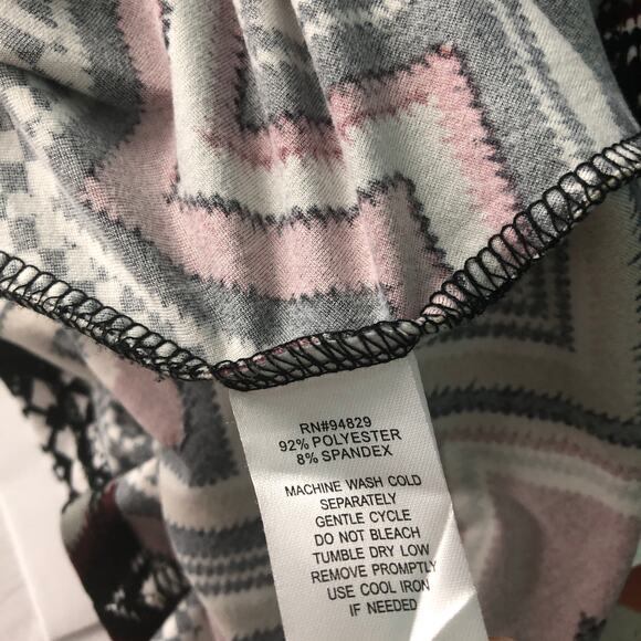 Derek Heart Chevron Print Short Sleeve Shift Dress - Picture 9 of 10